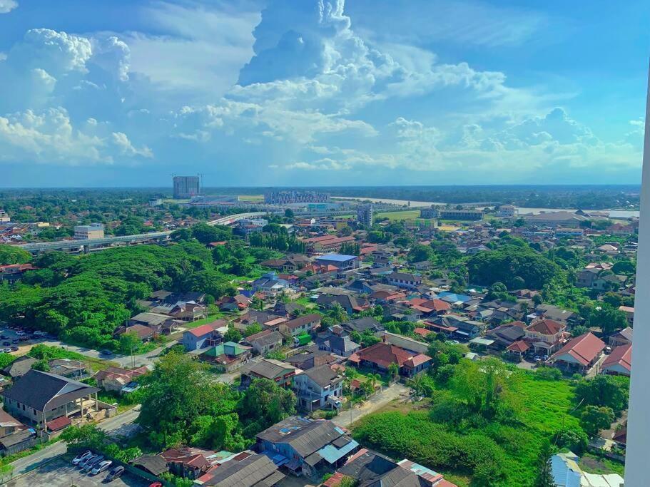 Netflix 2 Bedroom Troika Kota Bharu Homestay 1812 エクステリア 写真