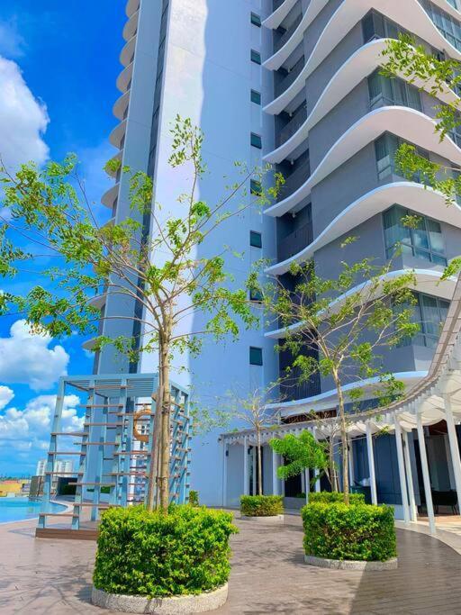 Netflix 2 Bedroom Troika Kota Bharu Homestay 1812 エクステリア 写真