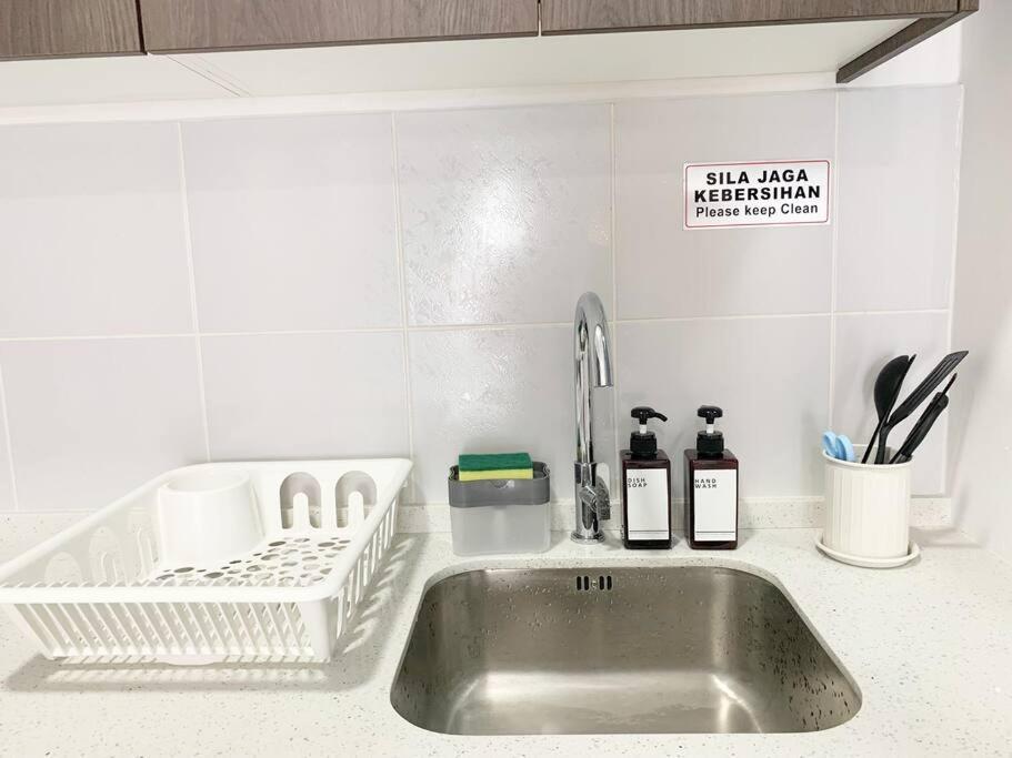 Netflix 2 Bedroom Troika Kota Bharu Homestay 1812 エクステリア 写真