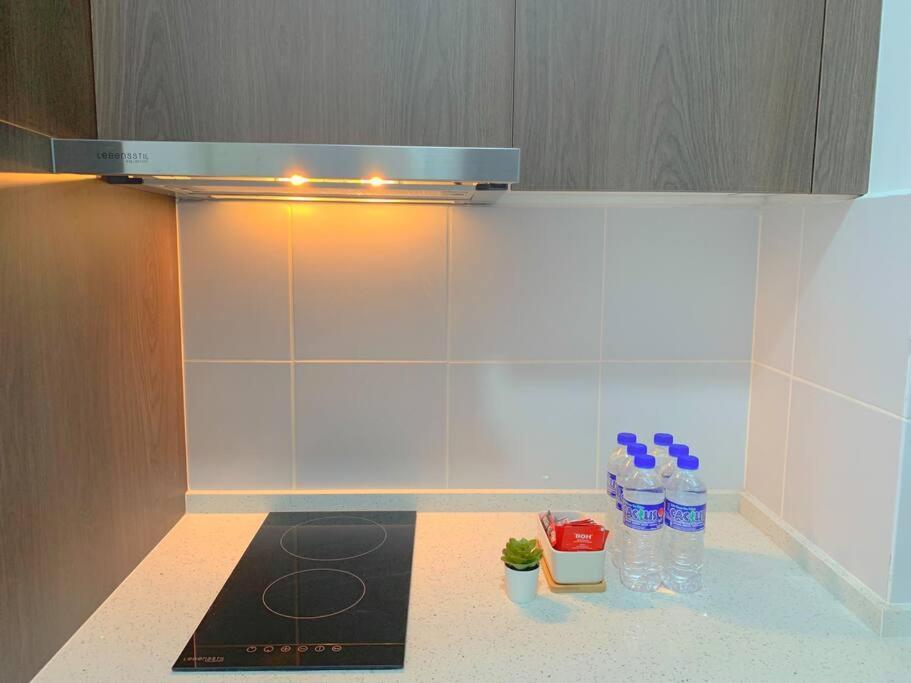 Netflix 2 Bedroom Troika Kota Bharu Homestay 1812 エクステリア 写真