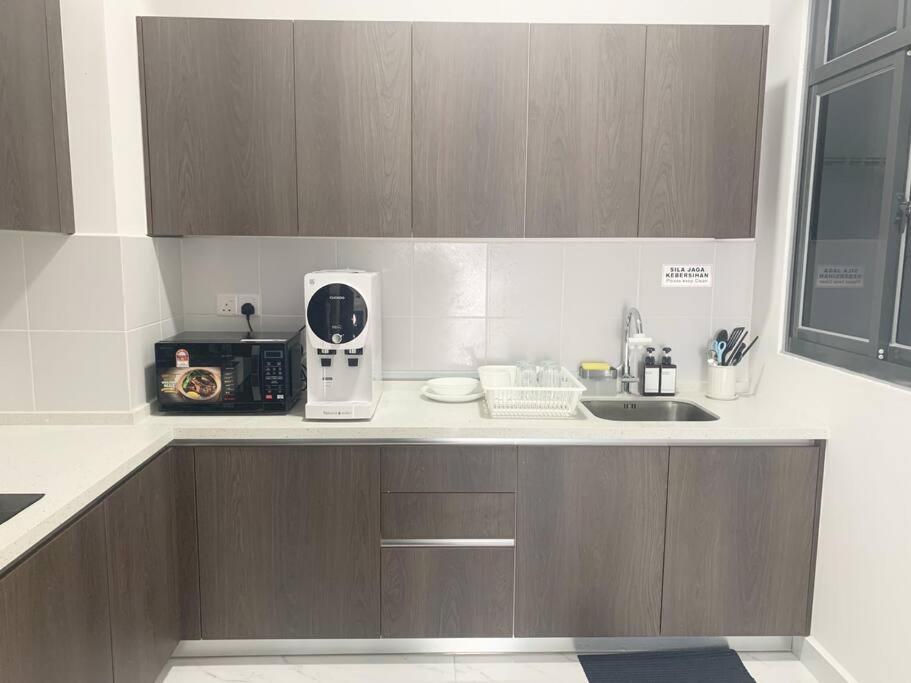 Netflix 2 Bedroom Troika Kota Bharu Homestay 1812 エクステリア 写真