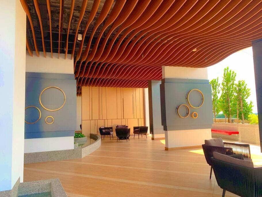Netflix 2 Bedroom Troika Kota Bharu Homestay 1812 エクステリア 写真